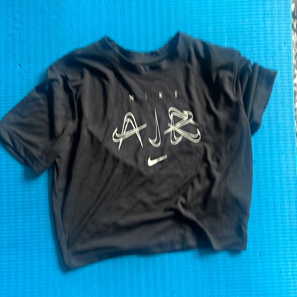 Nike crop top size small
